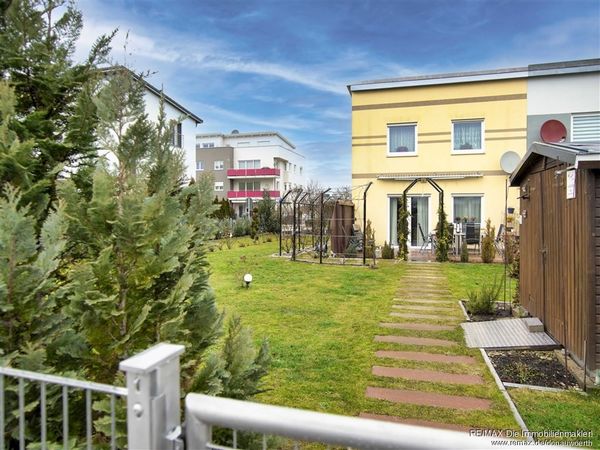 *Perfekte Lage! Modernes REH mit großem Garten*