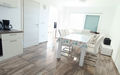 Geräumige Küche mit Esszimmer