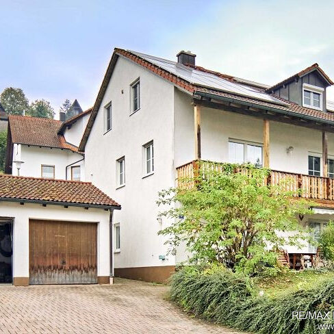 Gepflegtes Zweifamilienhaus in ruhiger Lage im Naturpark Altmühltal
