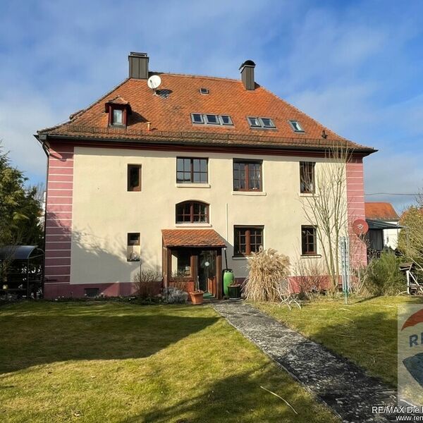 Großzügige 5-Zimmer-Wohnung mit Garten, Sauna, Wintergarten 