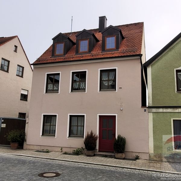 Wohn- und Geschäftshaus im Ortszentrum