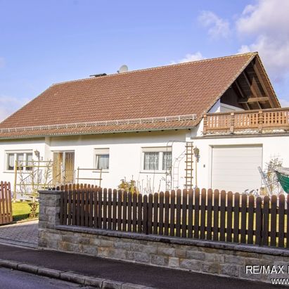Einfamilienhaus mit großem Garten und viel Potential