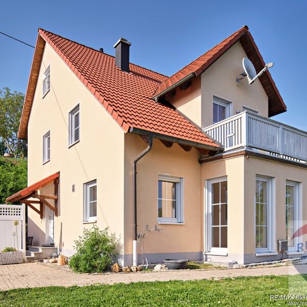 Traumlage - Modernes Einfamilienhaus mit großem Garten