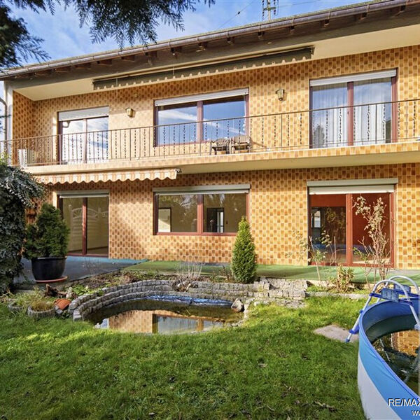 8 Zimmer-6 Schlafzimmer-Großes Familienhaus sucht neue Eigentümer